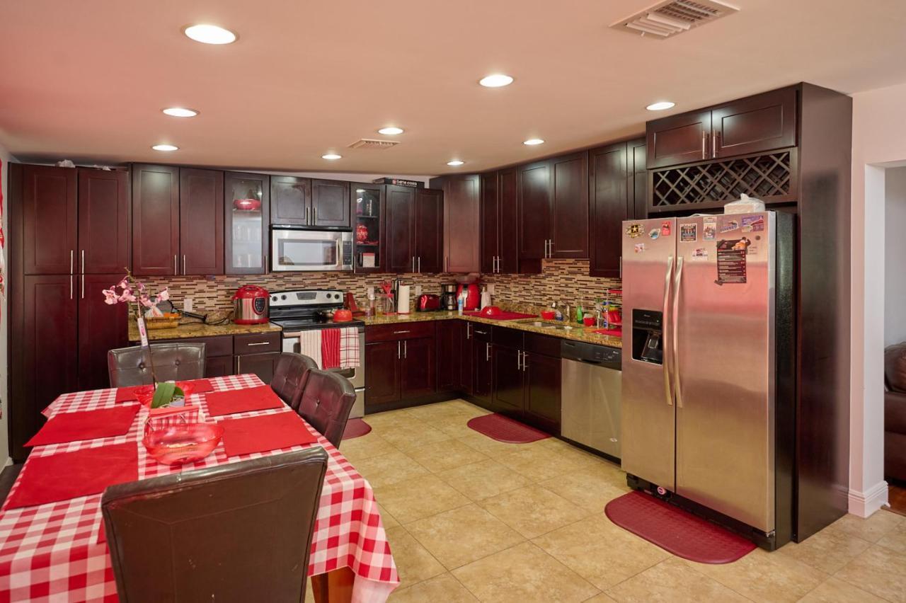 Fabulous Hollywood Living Space Экстерьер фото